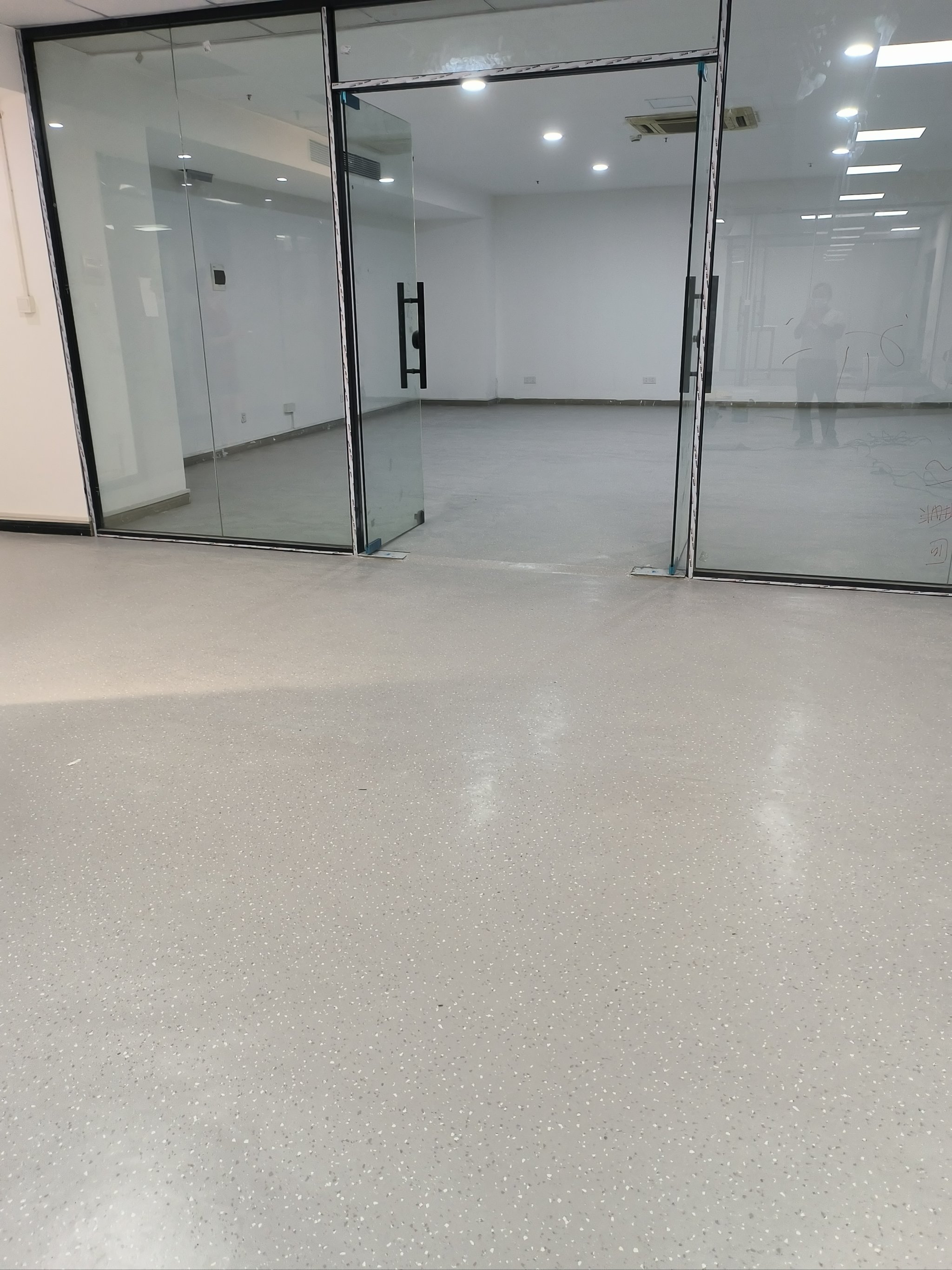 塑膠地板 pvc地板施工