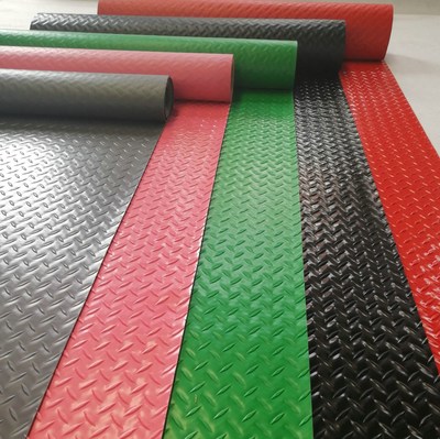 PVC塑膠地墊 全方位解析廠房、學校及家用場景下的防水防滑選擇