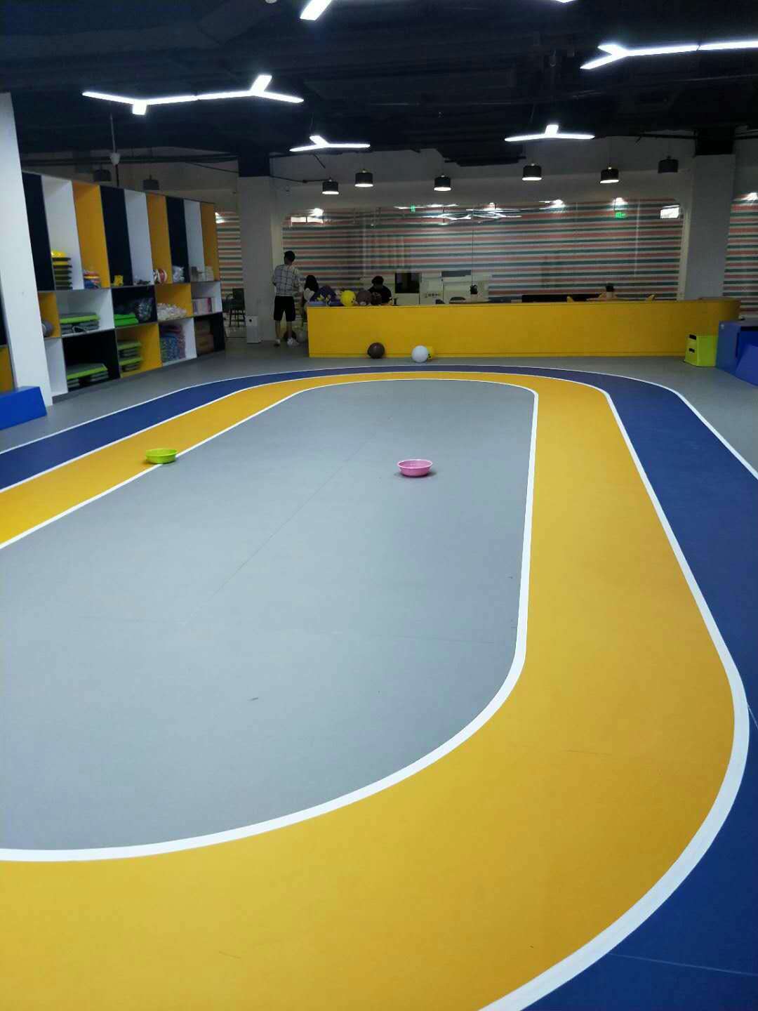 青少年體能訓練館選用PVC塑膠地板的優勢分析