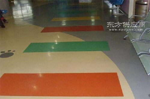 塑膠地板價格、品牌與選擇指南——以君衡為例